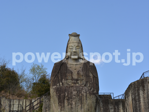 日本のバーミヤン？日本最古の石仏、大谷観音と平和観音。