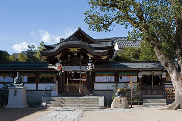 京都「晴明神社」はパワースポット。占いやお守りのご利益は？